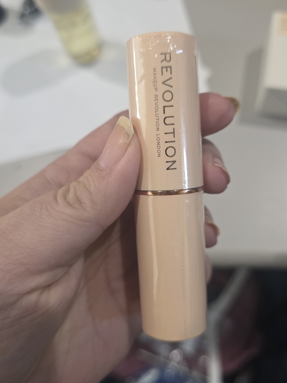 Revolution Cream Concealer Stick - Light Beige